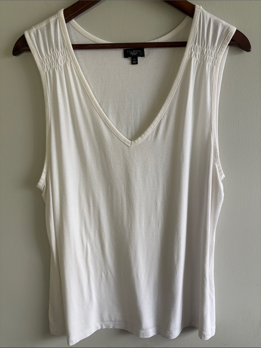 Talbots Petites XL White Sleeveless V-Neck Knit Tank Top